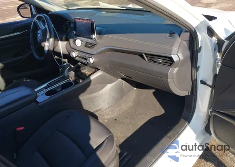 2021 Nissan Altima Sv Fwd z USA, uszkodzony, nr VIN 1N4BL4DV5MN404696